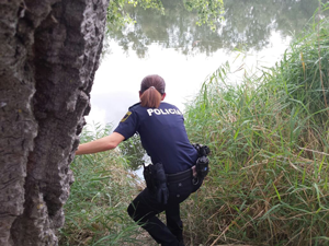 Policia rescata a una mujer